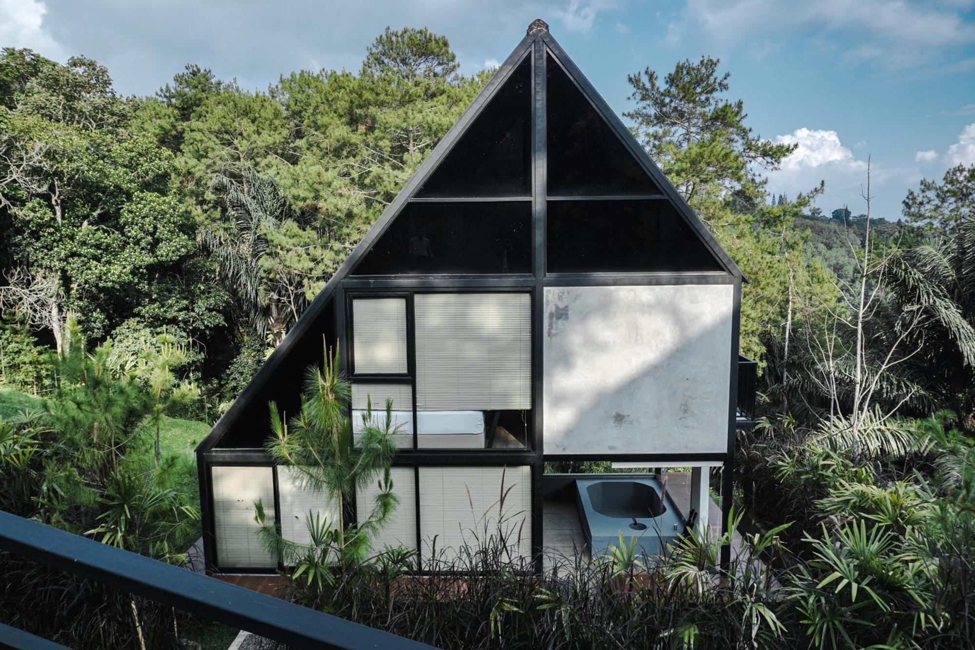 Solitude Tahura Villa